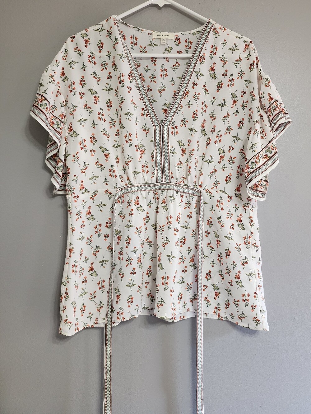 Max Studio Ruffled Sleeve Floral Top - Picture 2 of 4